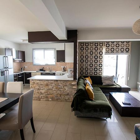 Glabur Stays - The Executive 2 Bdr - Nicosia City, Free Parking & Wifi, Welcomes You!!! Exterior foto